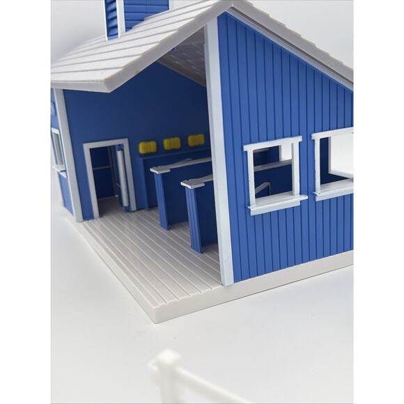 Breyer Farms Home at the Barn Playset Stable Fences Horse Lamb Dog Hen 59241 - Picture 7 of 7